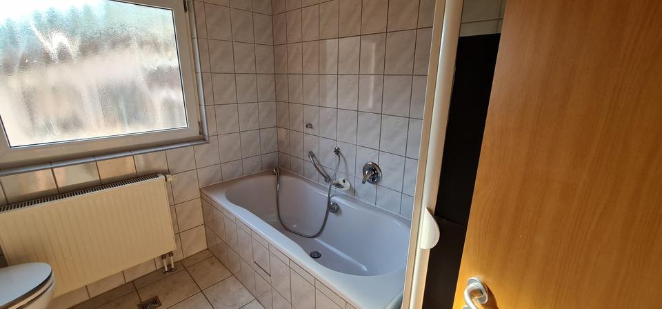 Dachgeschoßwohnung Geislingen an der Steige - 3.5 Zimmer, 102 m&sup2;, 980&euro; | Angebot:24630717