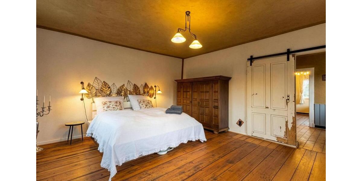 Wohnen auf Zeit Wermelskirchen - 3 Zimmer, 120 m&sup2;, 110&euro; | Angebot:24729227