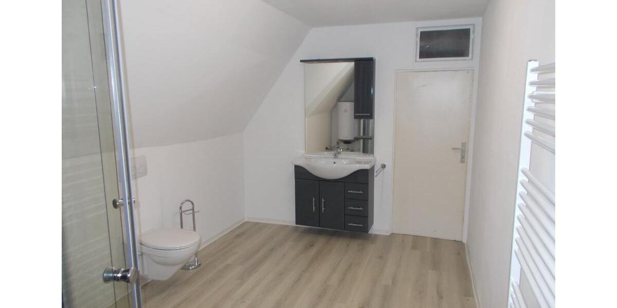 Dachgeschoßwohnung Wohlde - 2.5 Zimmer, 64 m&sup2;, 640&euro; | Angebot:26214960