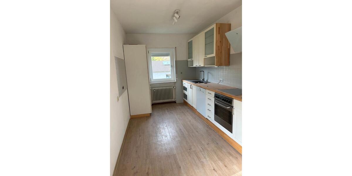 Etagenwohnung Kirchheimbolanden - 7 Zimmer, 200 m&sup2;, 2.000&euro; | Angebot:25978900