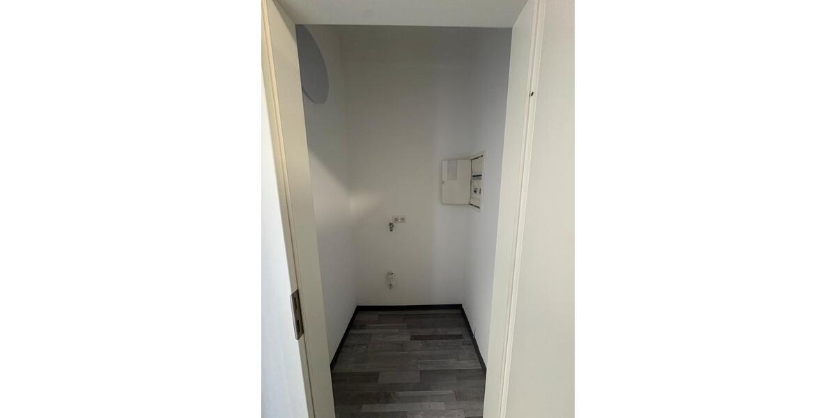 Erdgeschoßwohnung Sinn - 1 Zimmer, 70 m&sup2;, 910&euro; | Angebot:25943020