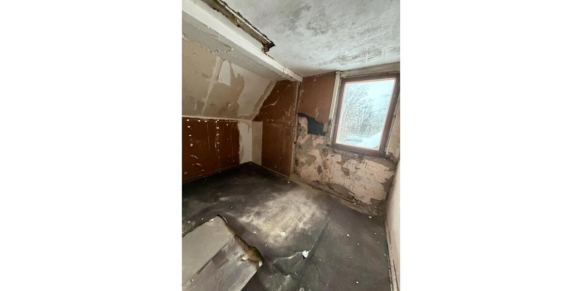 Einfamilienhaus Rositz - 8 Zimmer, 140 m&sup2;, 500&euro; | Angebot:24812820