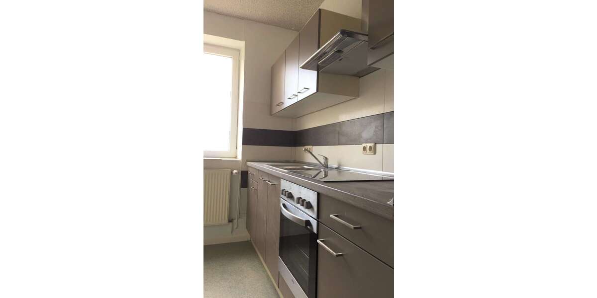 NEU -frisch renoviert. Gut geschnittene 4 Zimmer mit Balkon und Einbauküche. Flexibel ab 6 Monate ! - Appartement Annaburg | Angebot:21221245