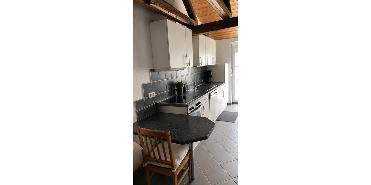 Dachgeschoßwohnung Nürtingen - 2.5 Zimmer, 64 m&sup2;, 740&euro; | Angebot:26568011
