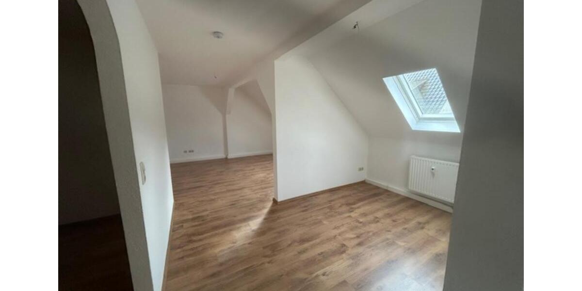 Dachgeschoßwohnung Weida - 3 Zimmer, 63 m&sup2;, 385&euro; | Angebot:25285638