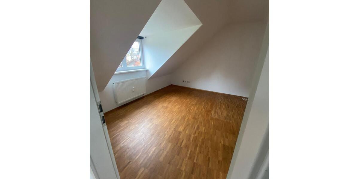 Schöne Doppelhaushälfte mit Garten in ruhiger Lage 4 zimmer