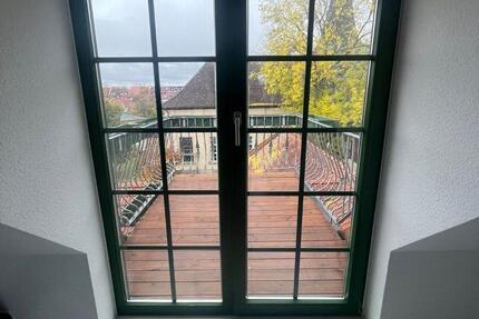 Großzügige 4-Raum-Wohnung mit Balkon WG geeignet 4 zimmer