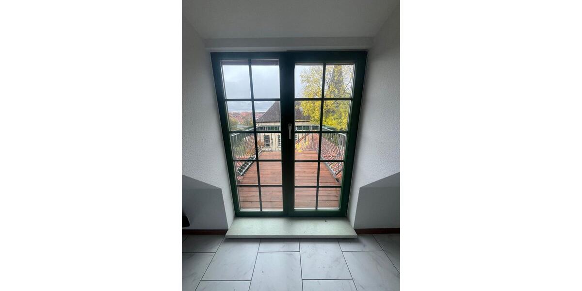 Großzügige 4-Raum-Wohnung mit Balkon WG geeignet 4 zimmer