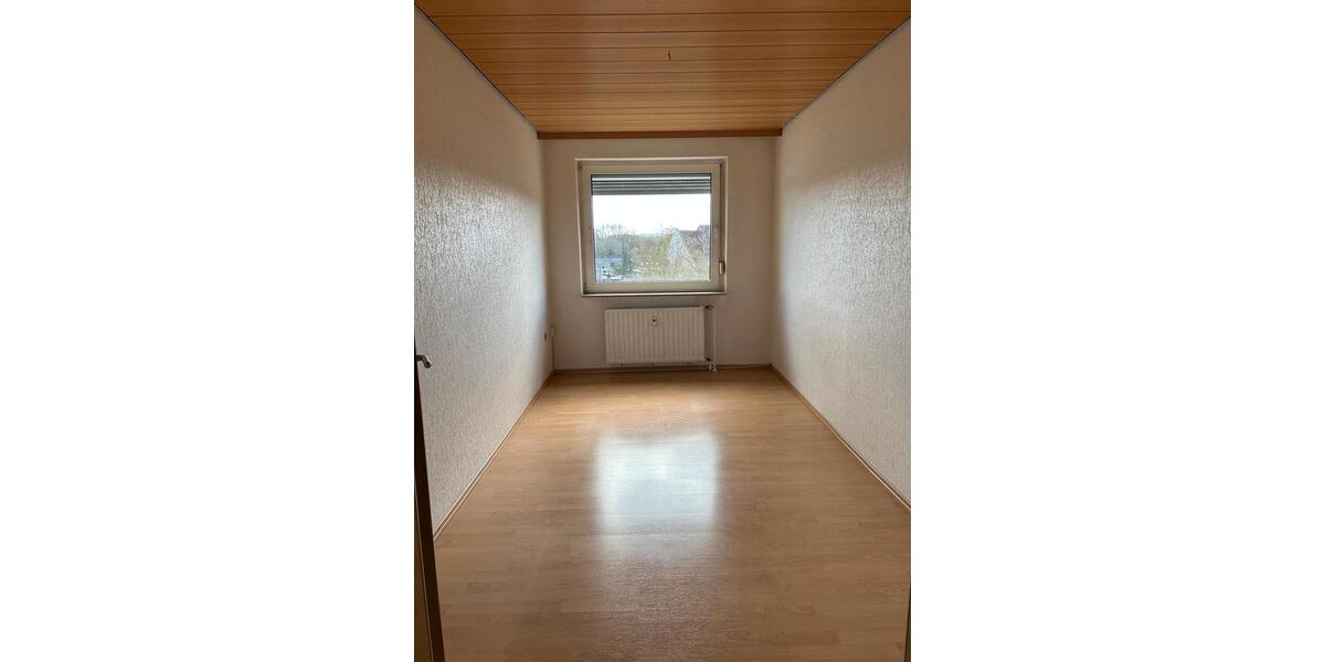 Etagenwohnung Baunatal - 3 Zimmer, 90 m&sup2;, 880&euro; | Angebot:26265656