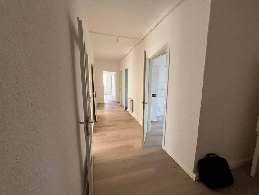 Frisch renovierte 5-Zimmer-Wohnung in guter Lage 5 zimmer