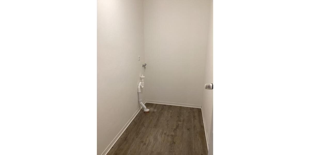 Inmitten der Altstadt, großzügiges saniertes Gewerbe, mit großer Fensterfront und sofort anmietbar! zimmer