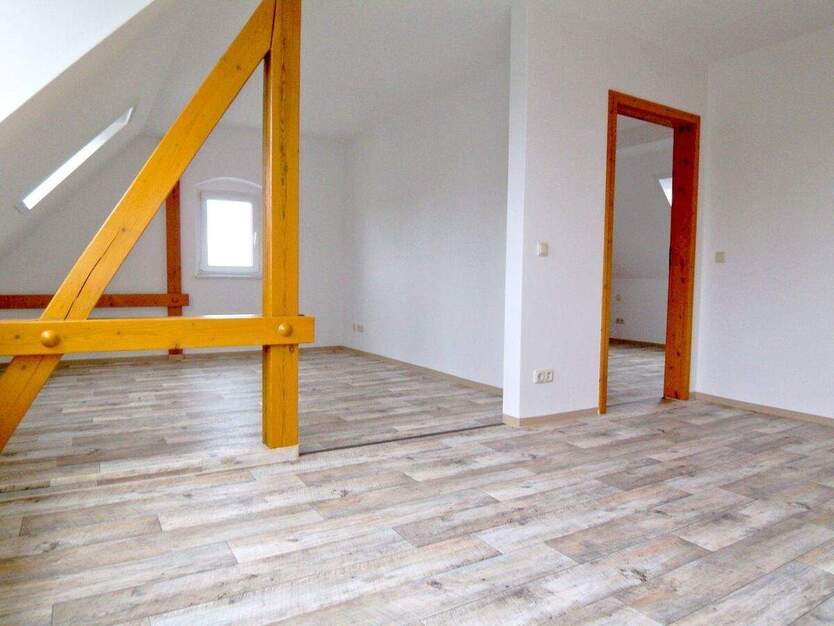 Moderne 3-Raum-DG-Wohnung mit Garage und gemeinschaftlichen Grundstück bei Bautzen 3 zimmer