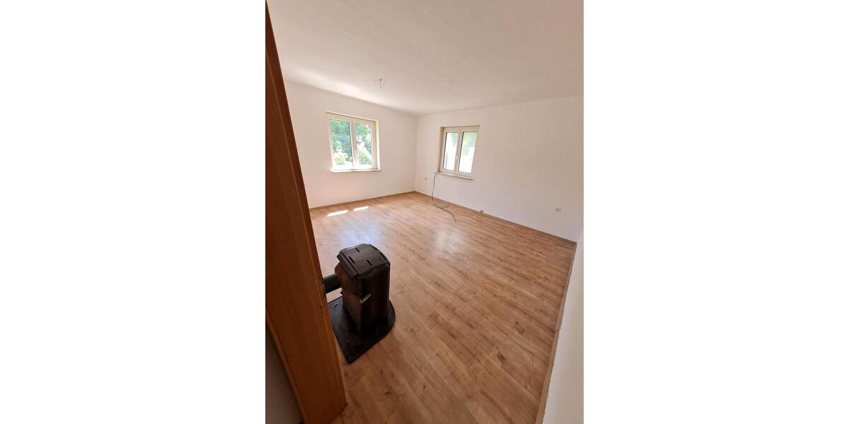 Etagenwohnung Bad Salzungen Tiefenort - 3 Zimmer, 95 m&sup2;, 450&euro; | Angebot:24804666