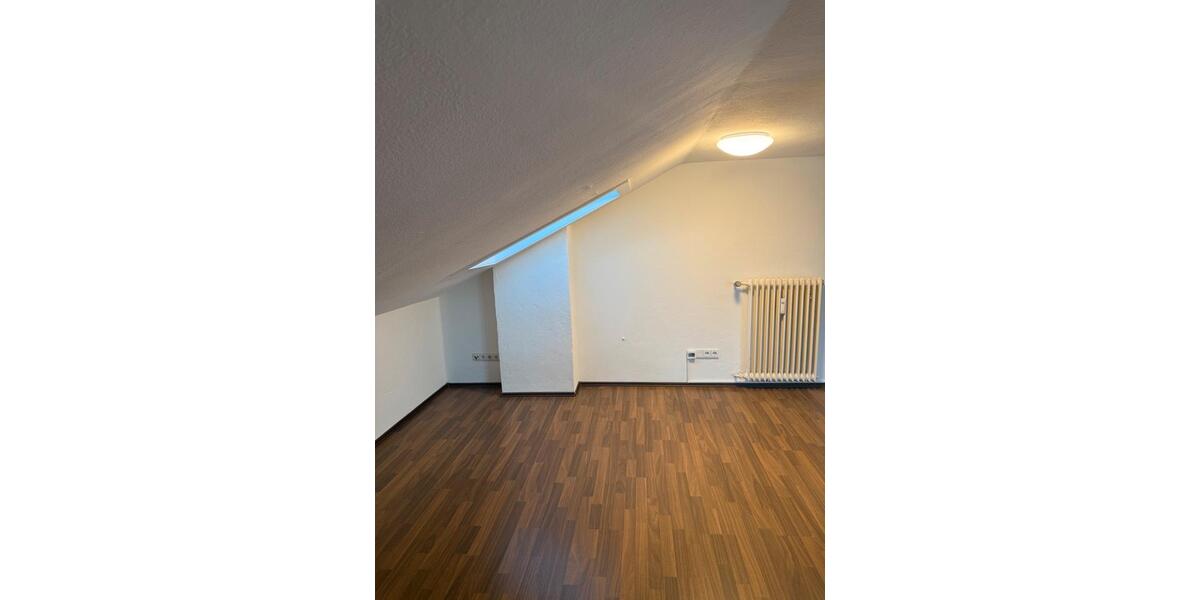 3-Zimmer-Dachgeschosswohnung in Murnau – renoviert 3 zimmer