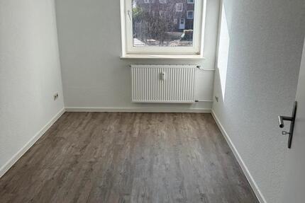 Wohnung Wilhelmshaven - 4 Zimmer, 75 m&sup2;, 490&euro; | Angebot:25394090