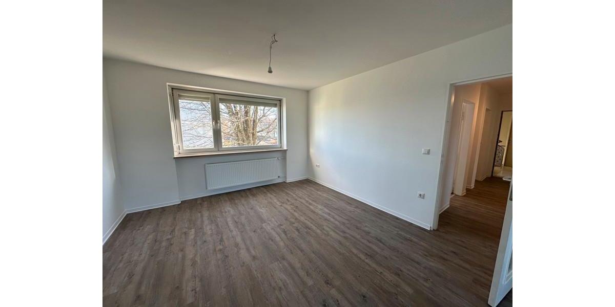 1. OG 3 Zimmer mit Balkon 3 zimmer