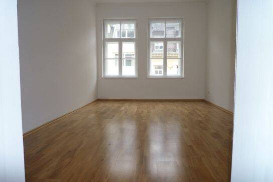 Etagenwohnung München Altstadt-Lehel - 3 Zimmer, 90 m&sup2;, 2.160&euro; | Angebot:26886690