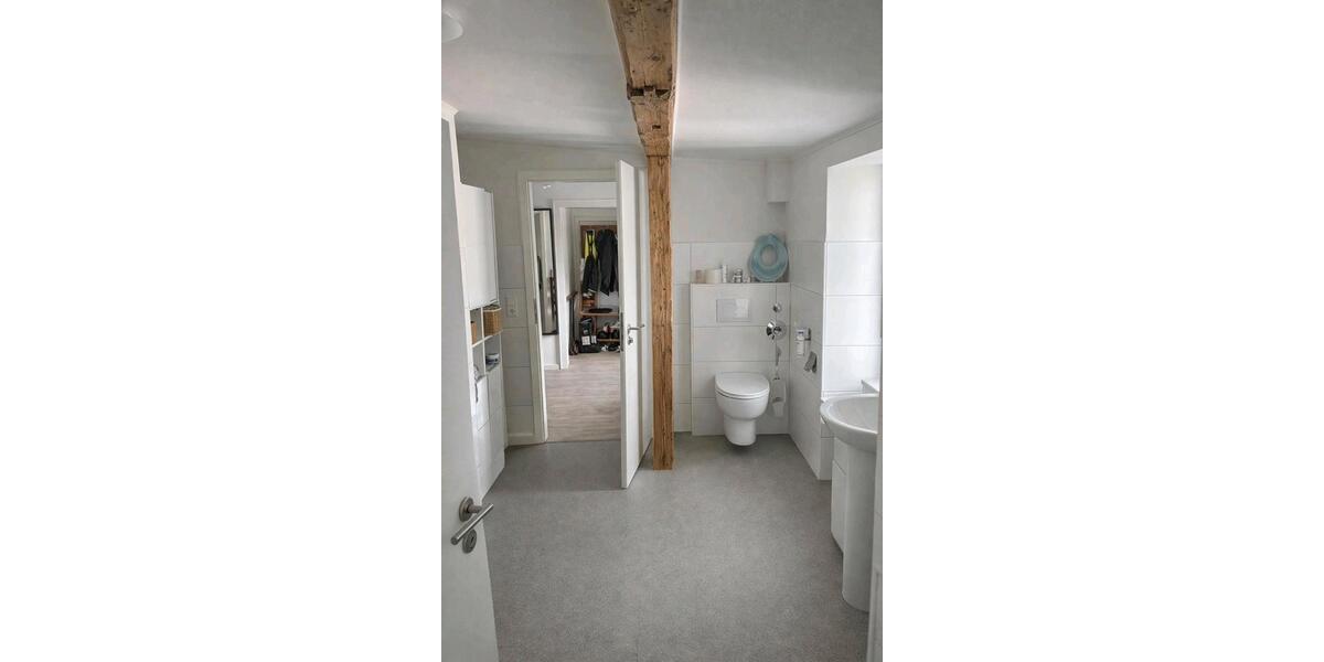 Dachgeschoßwohnung Barmstedt - 3.5 Zimmer, 120 m&sup2;, 1.100&euro; | Angebot:25977843