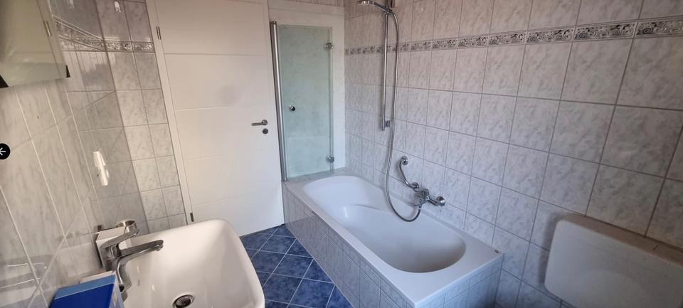 Erdgeschoßwohnung Ralingen - 4 Zimmer, 100 m&sup2;, 1.000&euro; | Angebot:24571469