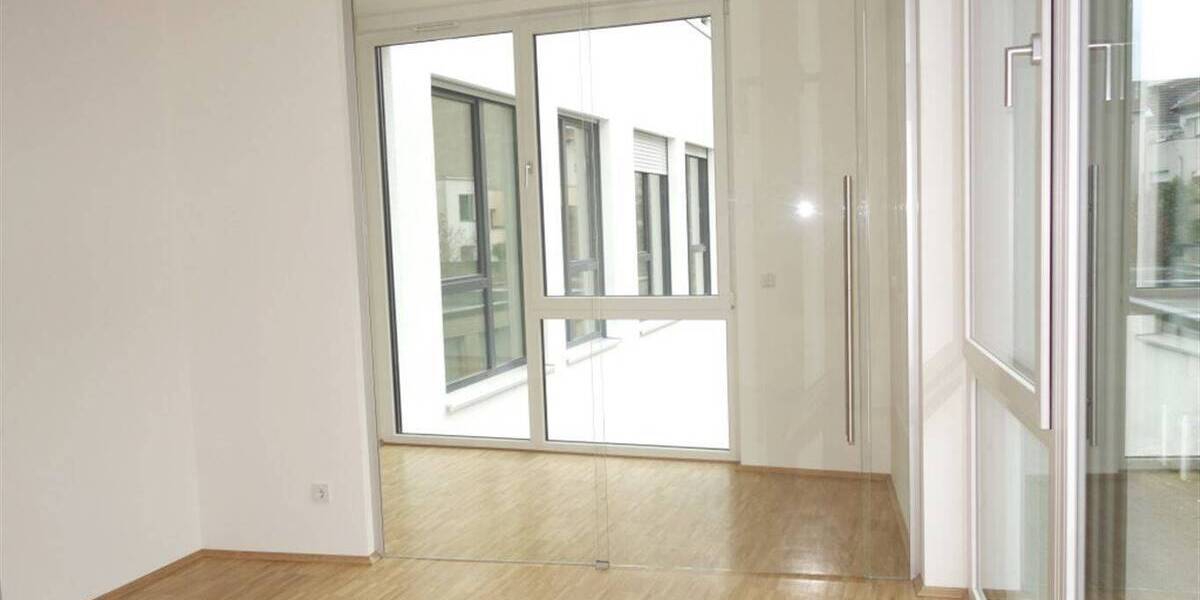 Etagenwohnung Mönchengladbach Stadtmitte - 2 Zimmer, 65 m&sup2;, 867&euro; | Angebot:26161702