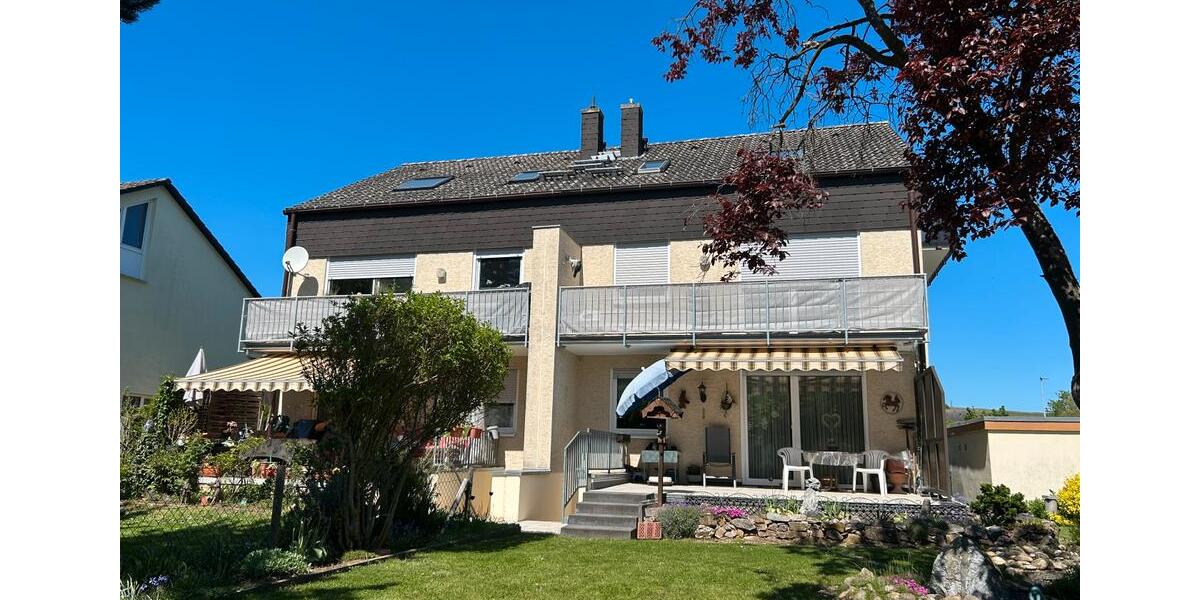 Gemütliche Dachgeschosswohnung mit Dusche und Balkon 1 zimmer