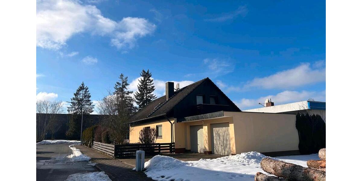 Einfamilienhaus Neuendettelsau - 5 Zimmer, 121 m&sup2;, 1.200&euro; | Angebot:24849175