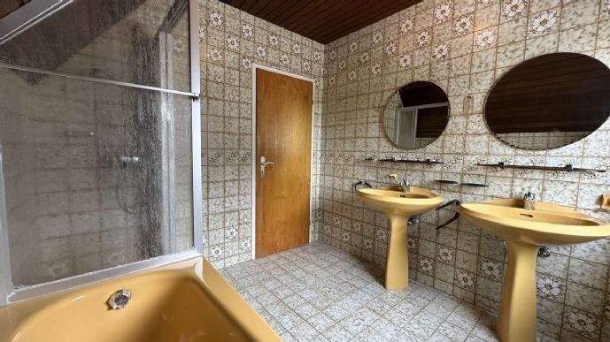 … AIGNER - Gelegenheit: EFH mit großem Grundstück für die ganze Familie ... 5 zimmer