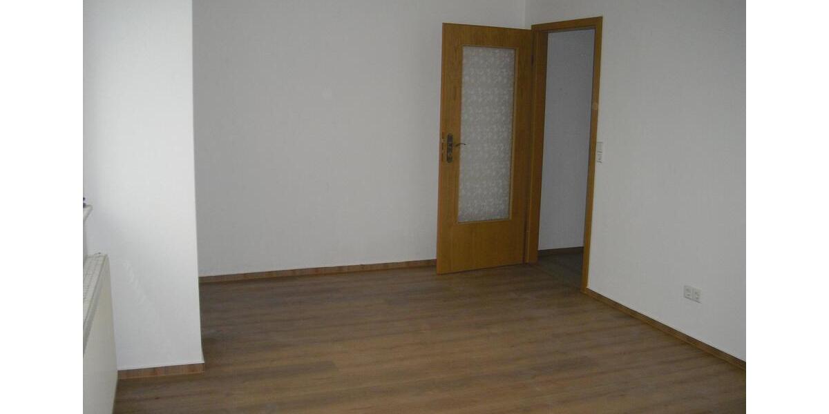 Etagenwohnung Röderland - 2 Zimmer, 67 m&sup2;, 330&euro; | Angebot:26426482