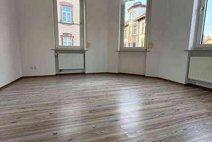 Wohnung Offenbach am Main Bürgel - 4 Zimmer, 100 m&sup2;, 1.200&euro; | Angebot:25240053
