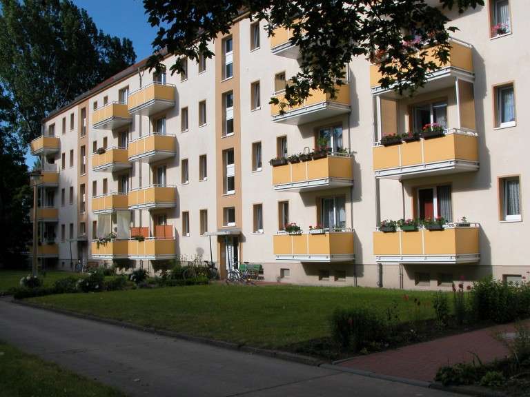 Wohnung zum Mieten in Braunsbedra 276 € 50.05 m²