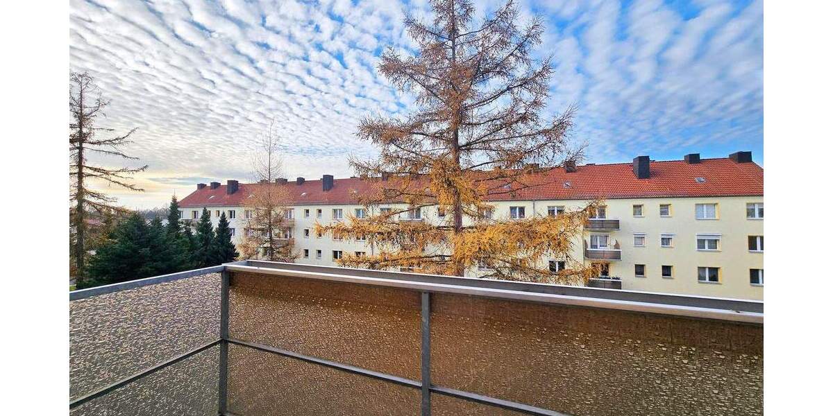 Nagelneue Küche: 2-Zimmer-Wohnung mit Balkon 2 zimmer