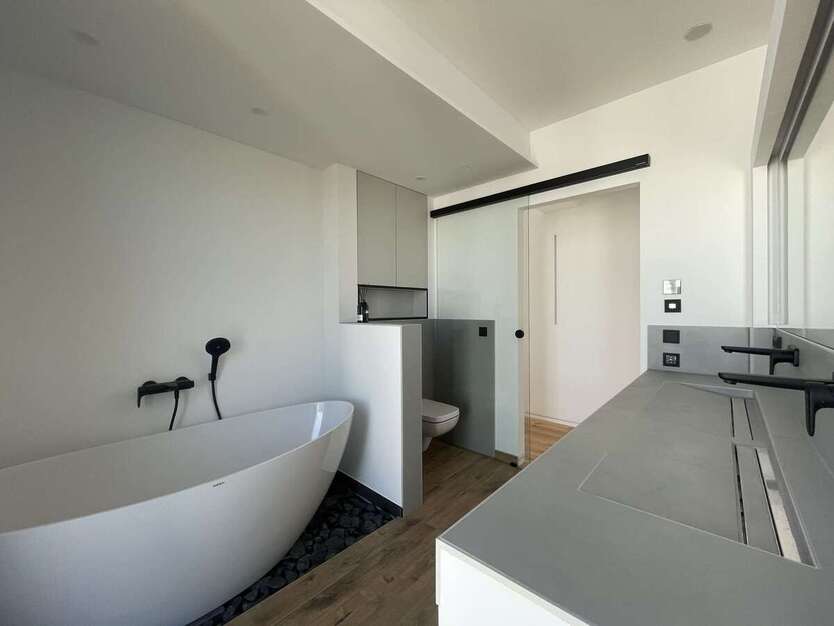 Mit dem Aufzug direkt in die Traumwohnung am Zwenkauer See! 4 zimmer