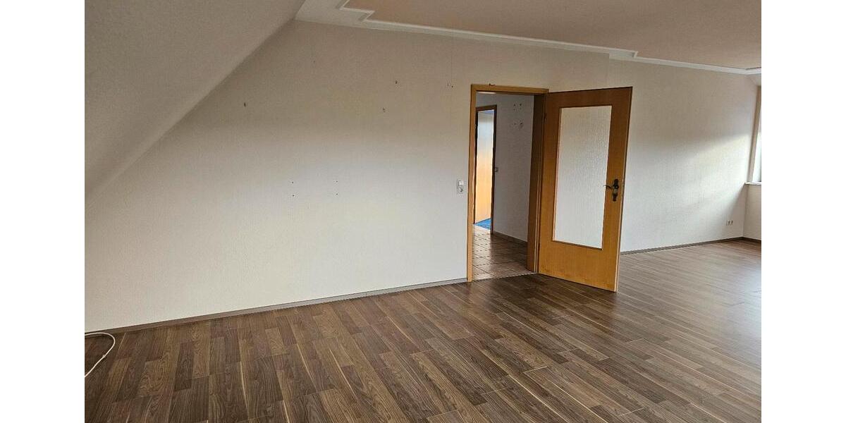 Dachgeschoßwohnung Gnarrenburg - 3 Zimmer, 93 m&sup2;, 650&euro; | Angebot:23837561