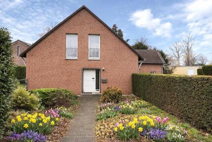 Haus Viersen Boisheim - 8 Zimmer, 190 m&sup2;, 2.200&euro; | Angebot:26220134