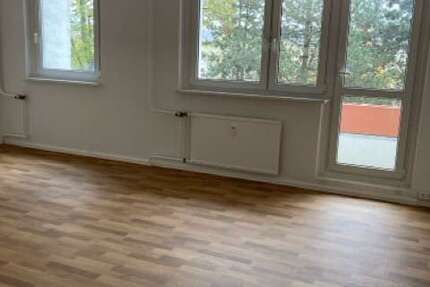 Wohnung zum Mieten in Erfurt 284 € 39.85 m²