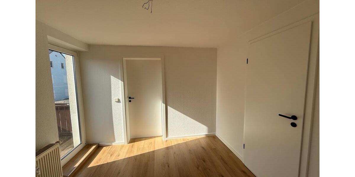 Dachgeschoßwohnung Glauchau - 2 Zimmer, 57 m&sup2;, 500&euro; | Angebot:26570122