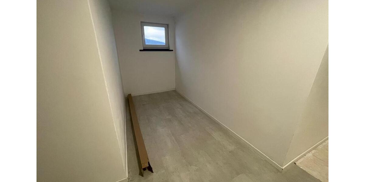 Etagenwohnung Dillenburg - 5 Zimmer, 110 m&sup2;, 795&euro; | Angebot:25975727