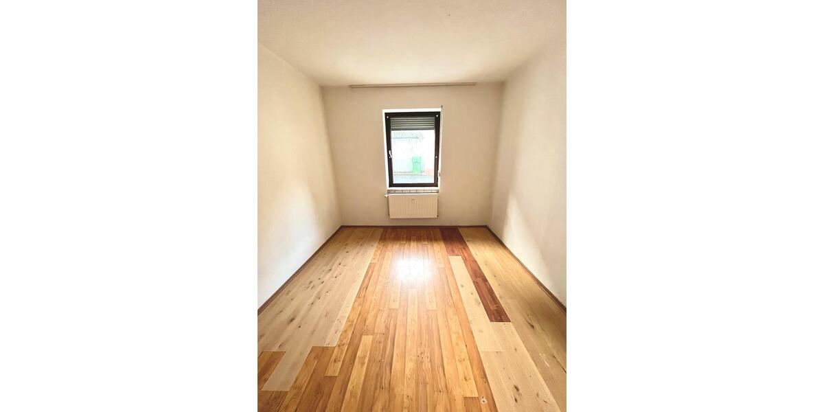 Erdgeschoßwohnung Gummersbach Berstig Süd - 3 Zimmer, 85 m&sup2;, 680&euro; | Angebot:24954454