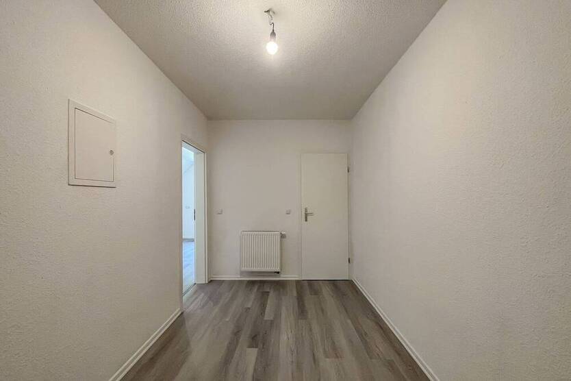 2,5-Zimmer - zentrale Lage - frisch renoviert