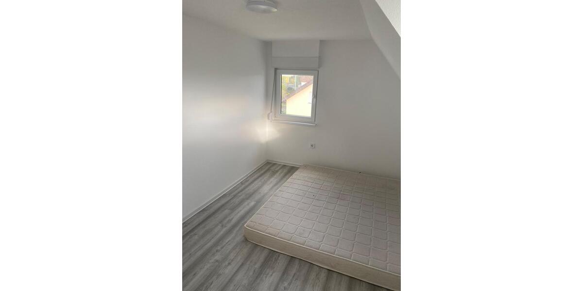 Dachgeschoßwohnung Ötisheim - 2.5 Zimmer, 50 m&sup2;, 1.200&euro; | Angebot:24846736