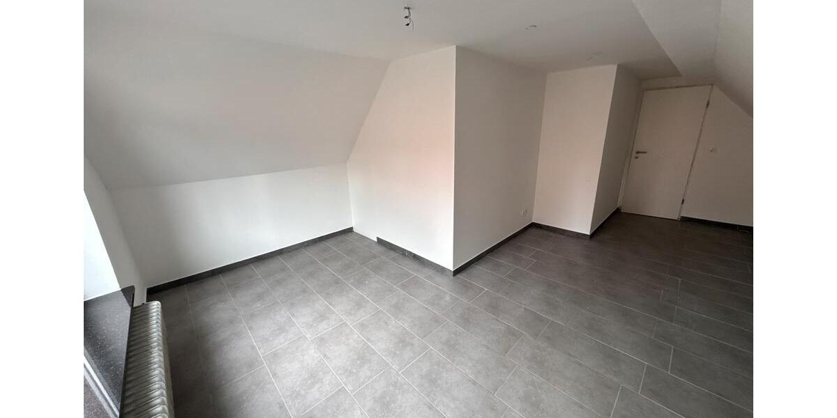 Etagenwohnung Saterland - 4 Zimmer, 150 m&sup2;, 1.000&euro; | Angebot:25351474