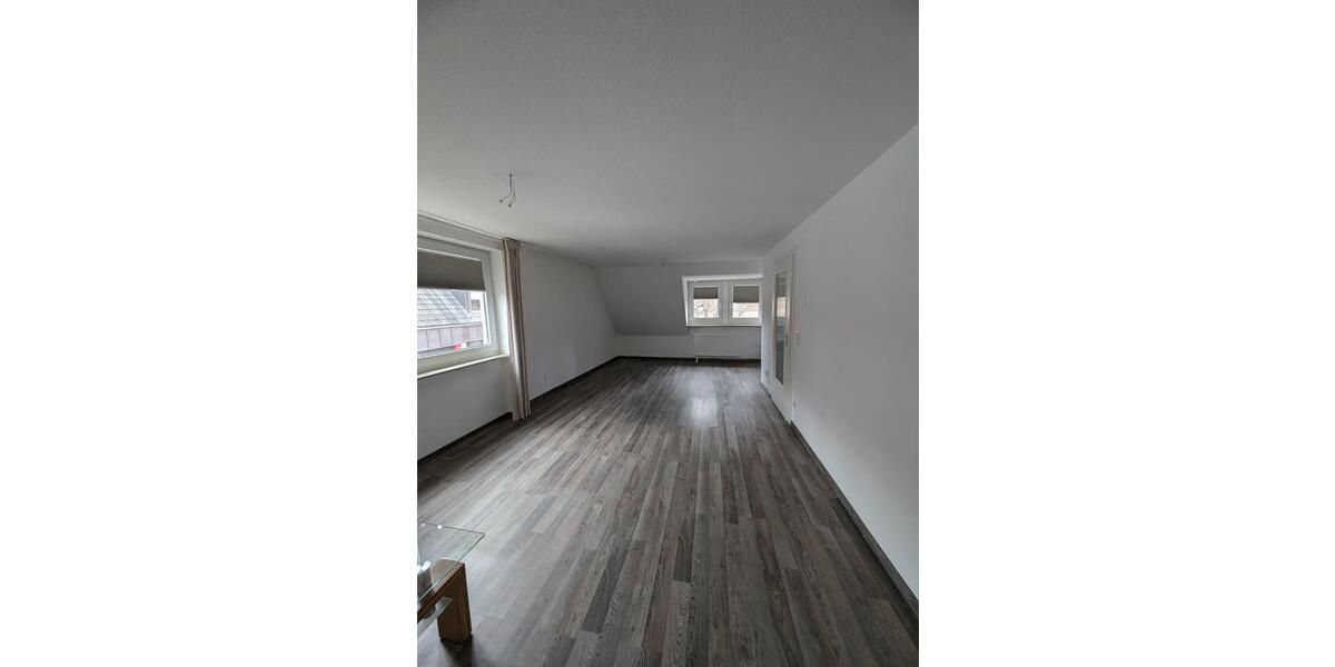 Dachgeschoßwohnung Nürnberg Gibitzenhof - 2.5 Zimmer, 72 m&sup2;, 830&euro; | Angebot:25650918