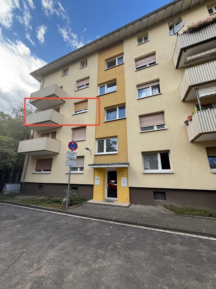3-Zimmer-Wohnung mit 2 Balkonen,MansardenZimmer,renoviertes Bad