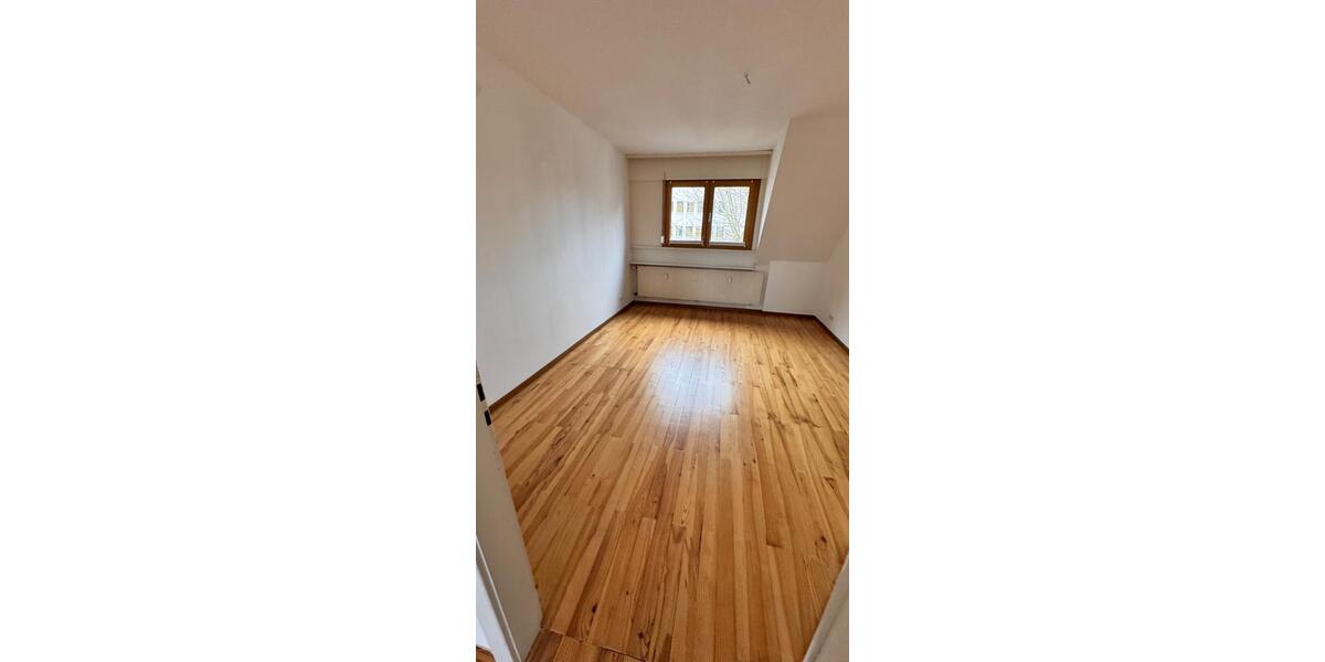 Etagenwohnung Schwalbach - 3.5 Zimmer, 82 m&sup2;, 800&euro; | Angebot:25124936
