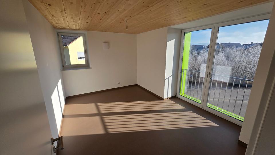 Etagenwohnung Deggendorf - 4 Zimmer, 90 m&sup2;, 990&euro; | Angebot:24560796
