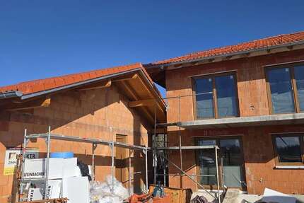 Haus Halsbach - 5 Zimmer, 164 m&sup2;, 1.450&euro; | Angebot:24872055