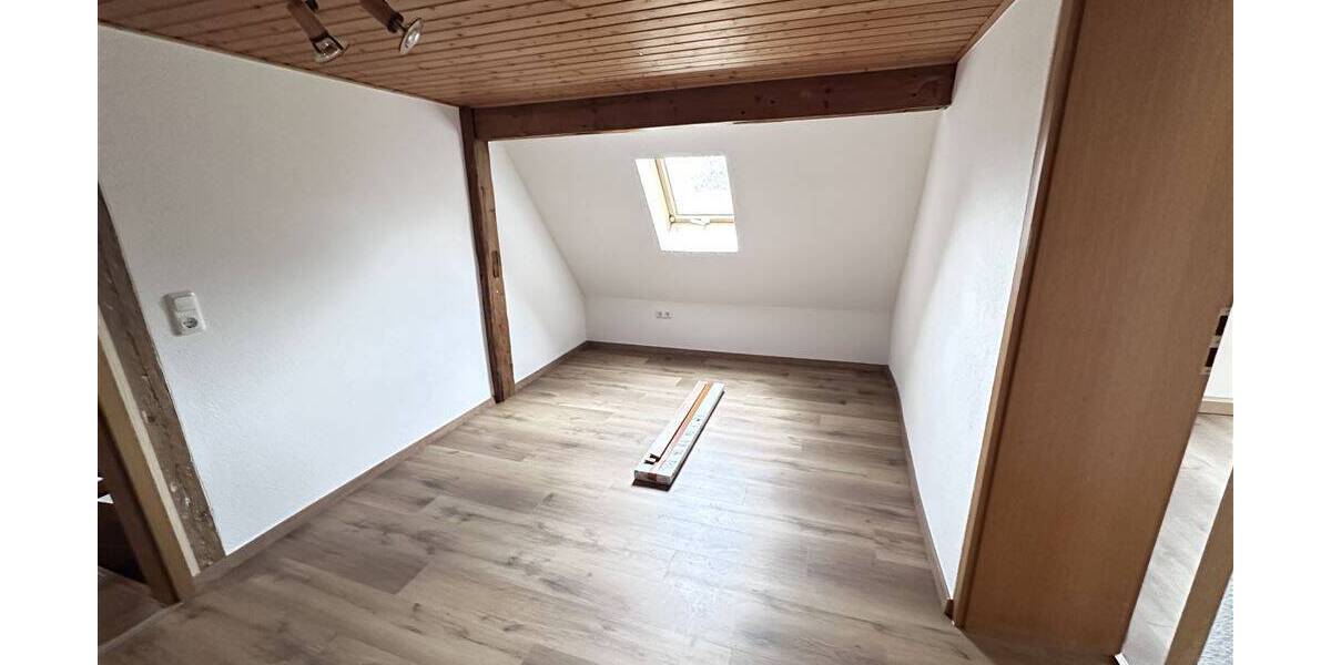 Einfamilienhaus Oberdachstetten - 8 Zimmer, 173 m&sup2;, 1.200&euro; | Angebot:26657158