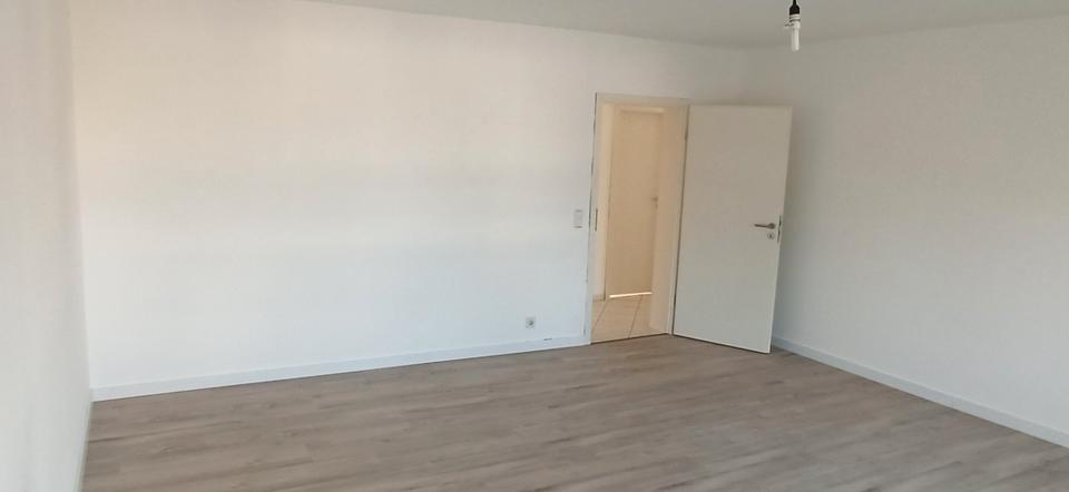 Dachgeschoßwohnung Neuwied - 3 Zimmer, 82 m&sup2;, 765&euro; | Angebot:26645357