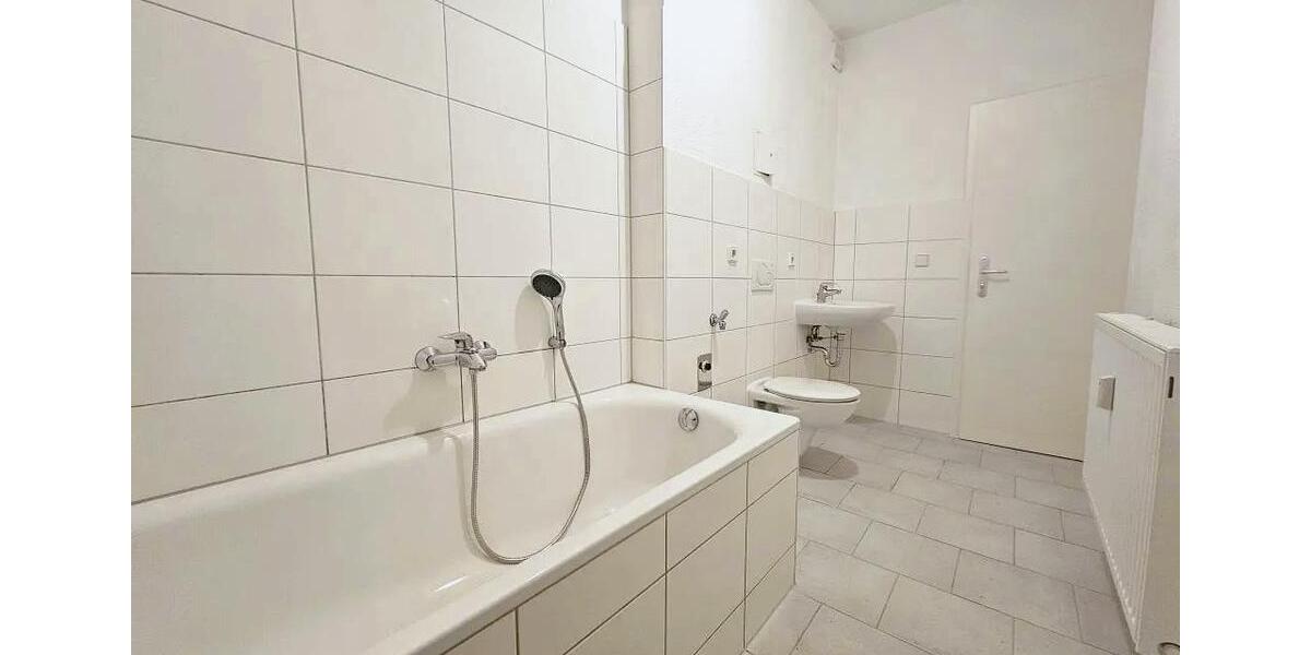 Dachgeschoßwohnung Altenburg - 2 Zimmer, 67 m&sup2;, 370&euro; | Angebot:24441333