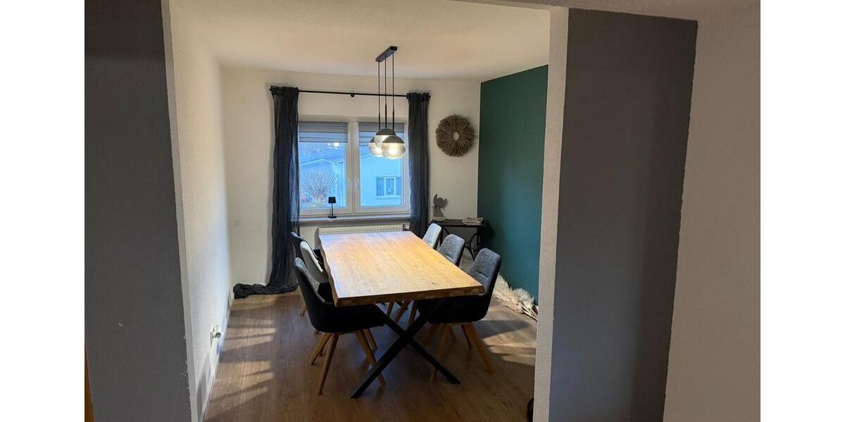 Etagenwohnung Kirchhain - 5 Zimmer, 140 m&sup2;, 1.300&euro; | Angebot:26482947